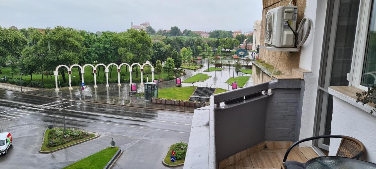 Ferienwohnung The Pearl Of The Citadel Alba Iulia Exterior foto